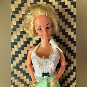 Barbie Doll Short hair Green halter Dress and Green Boots 1966 Body 💚